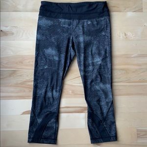 lululemon run inspire crop II full on luxtreme